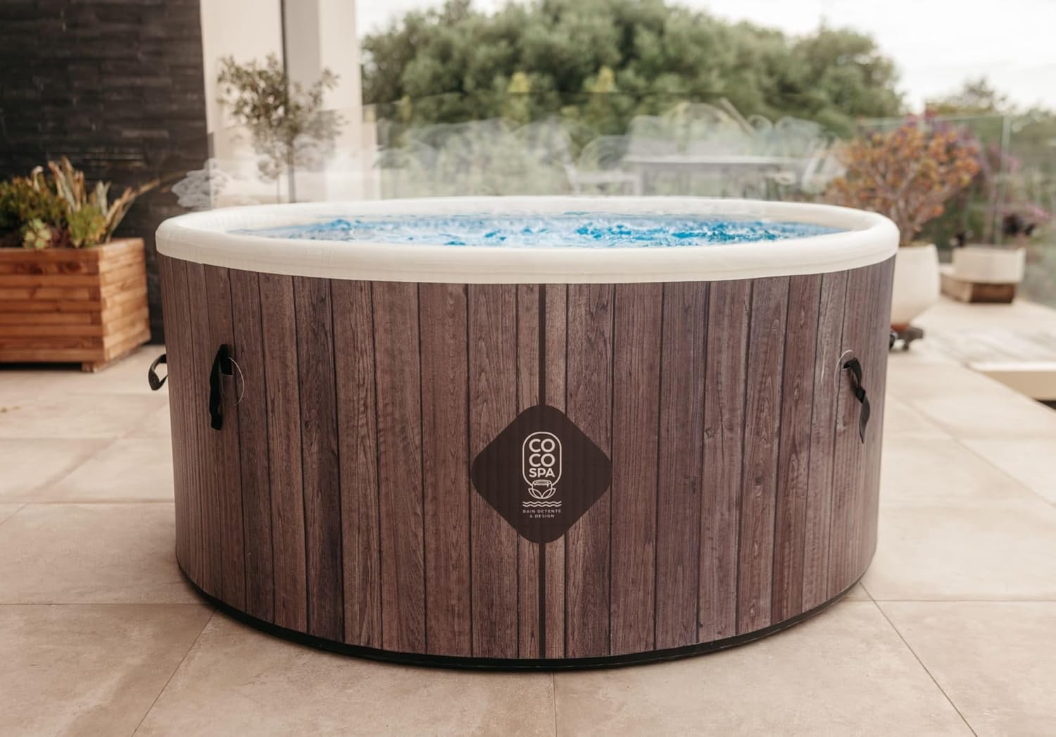 jardinite Helsinki Spa Gonflable - 150 cm de diamètre - 800 litres - Moteur 2240 W - 2 à 4 Personnes - Massage 140 Jets