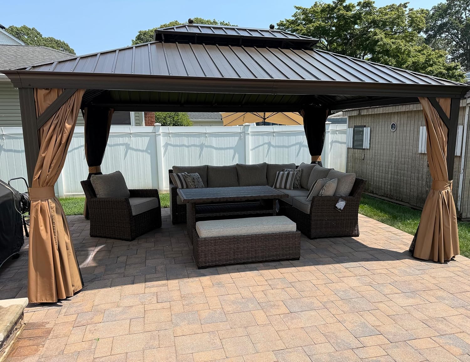 jardinite - Tonnelle aluminium série éclairée - 4,85x3,65 m - gouttière, rideaux moustiquaires, poteaux renforcés, bro