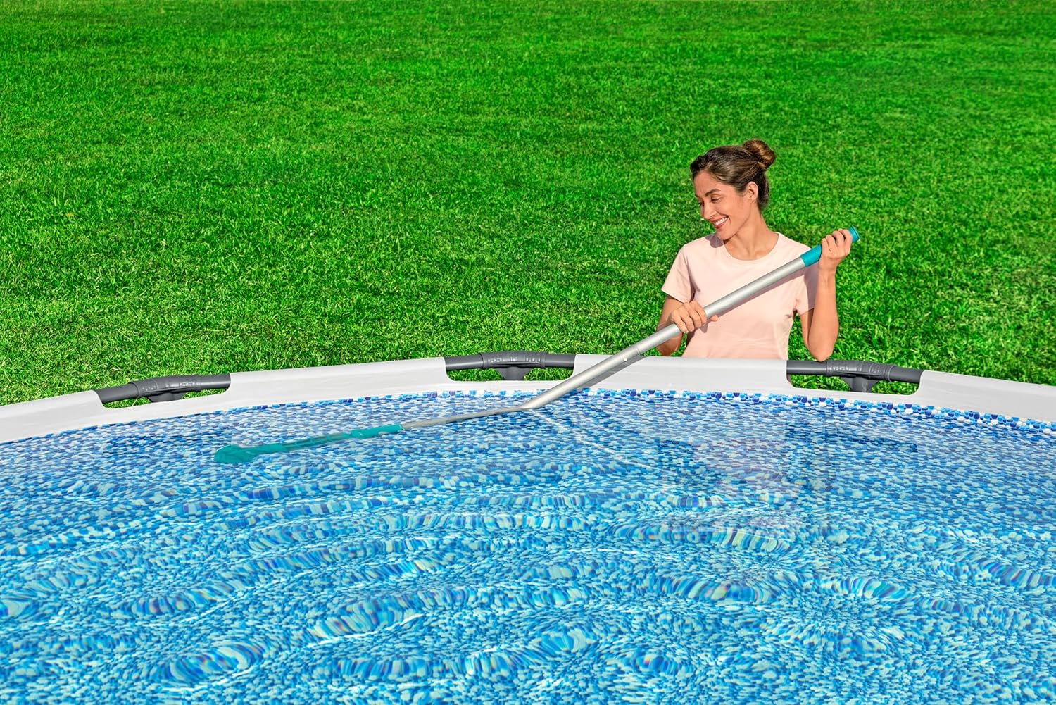 Aspirateur électrique rechargeable - Aquasurge - 6,10m - 50min d'autonomie, 2 têtes inclus