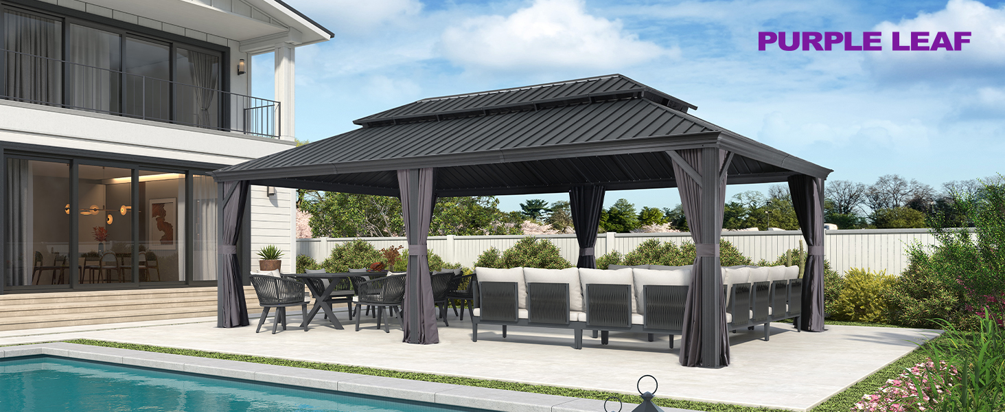 Grand belvédère extérieur avec cadre robuste et auvent en tissu, installé au bord d'une piscine. Maison moderne visible en arrière-plan.