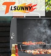Le texte indique « TSUNNY ». Barbecue portable en métal noir avec brochettes de viande cuites au charbon de bois, accompagnées de bouteilles de condiments sur la surface extérieure.