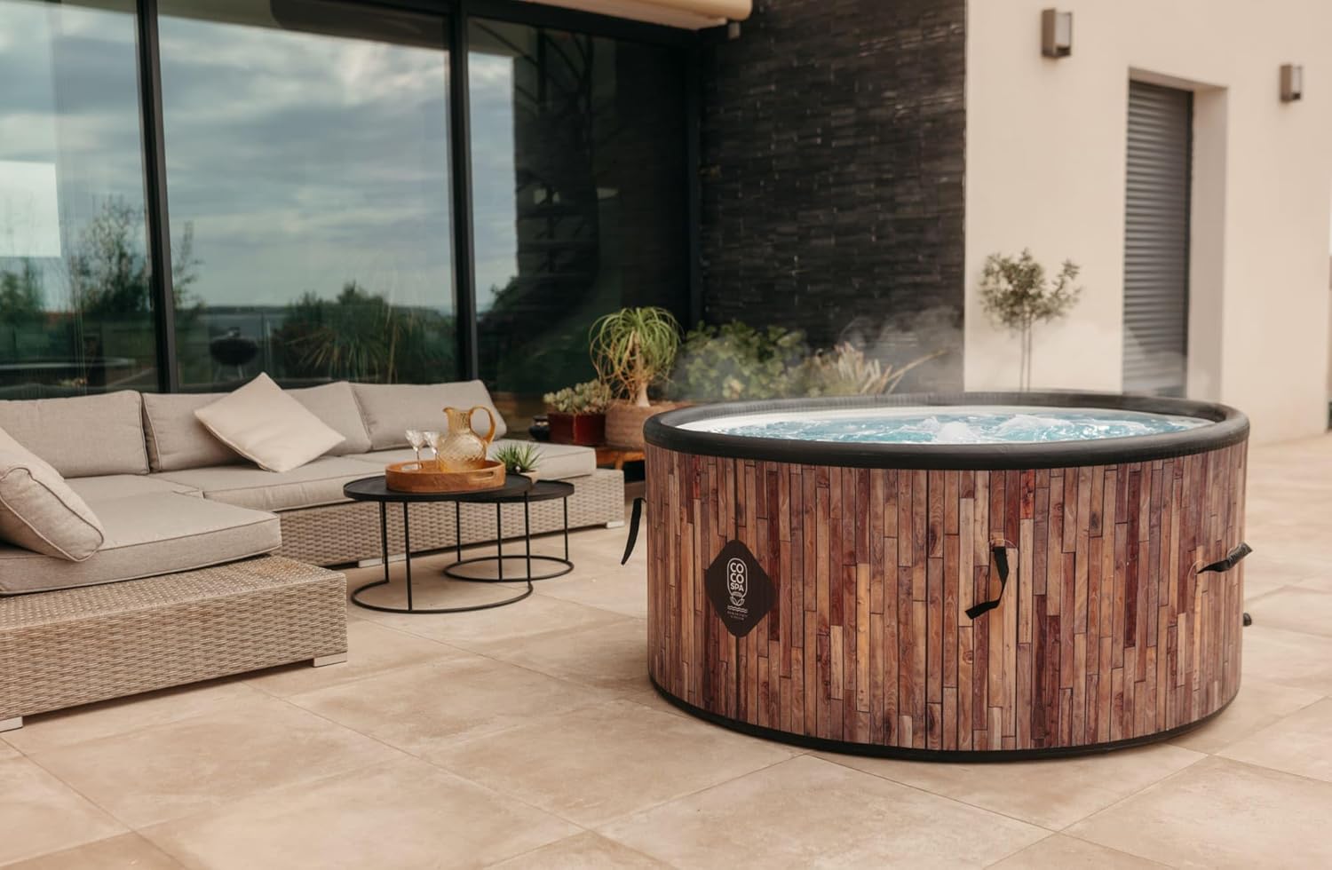 jardinite Bali Spa Gonflable - 150 cm de diamètre - 800 litres - Moteur 2240 W - 2 à 4 Personnes - Massage 140 Jets