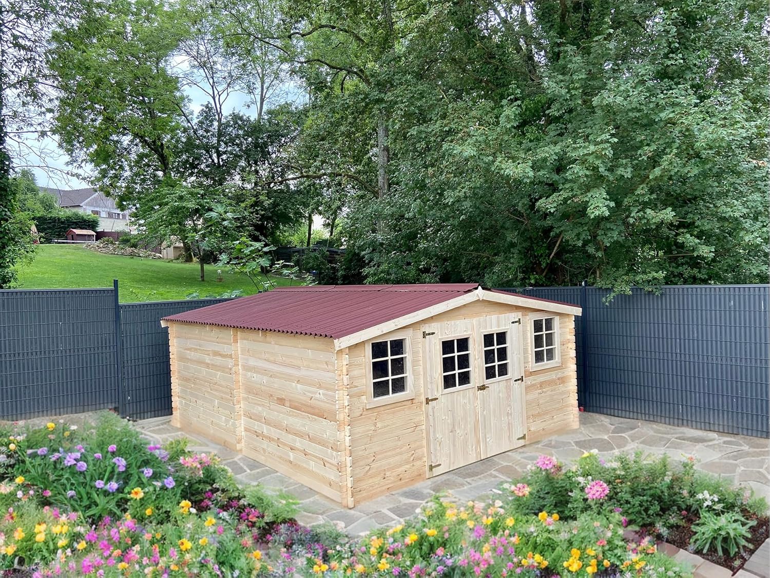 Abri de jardin bois massif - 20m², épaisseur 28mm, grande superficie