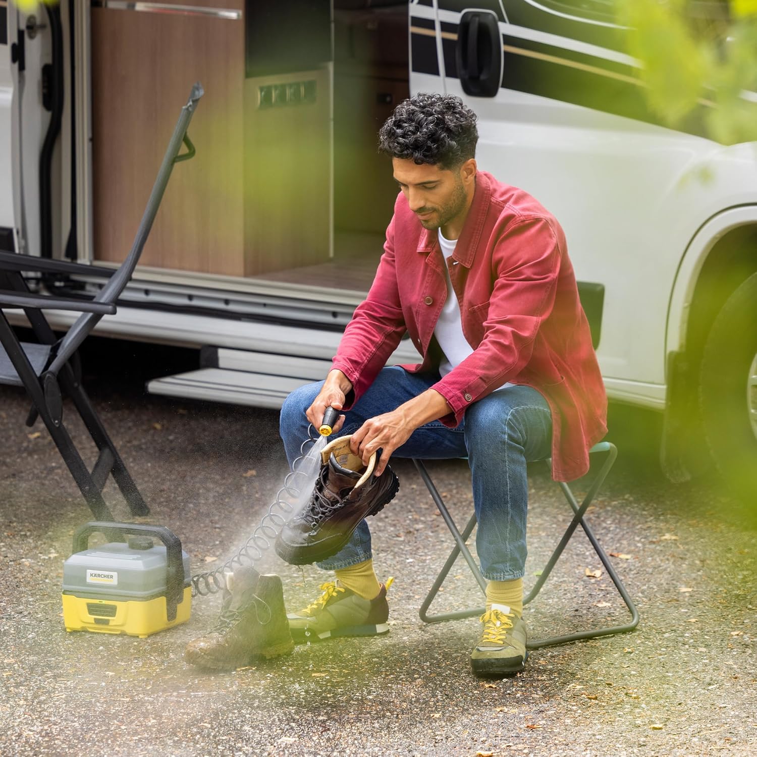 jardinite Nettoyeur à Pression Mobile OC 3 + Kit Vélo, Débit : 2 L/h, Réservoir d'eau : 4 L, Tuyau : 2,8 m, Buse à Jet Plat, Brosse Universelle, Nettoyant, Bonnette Microfibres, Boîte de Rangement
