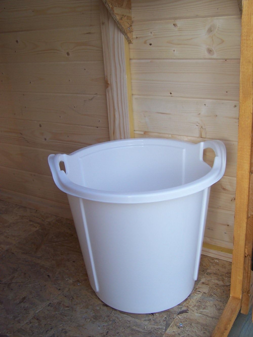 Abri WC bois - panneau 16mm, lave-mains, 1.81m2