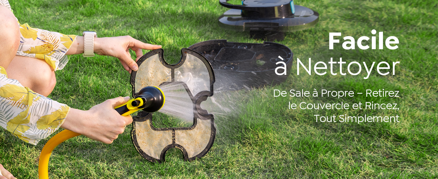 Le texte indique « Facile à nettoyer ». Quelqu'un pulvérise de l'eau sur les meubles d'extérieur ou les pièces de terrasse dans un jardin.
