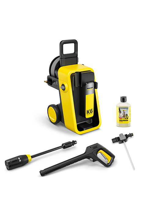 Plusieurs vues du nettoyeur haute pression jardinite jaune et noir avec divers accessoires et accessoires sur fond blanc.