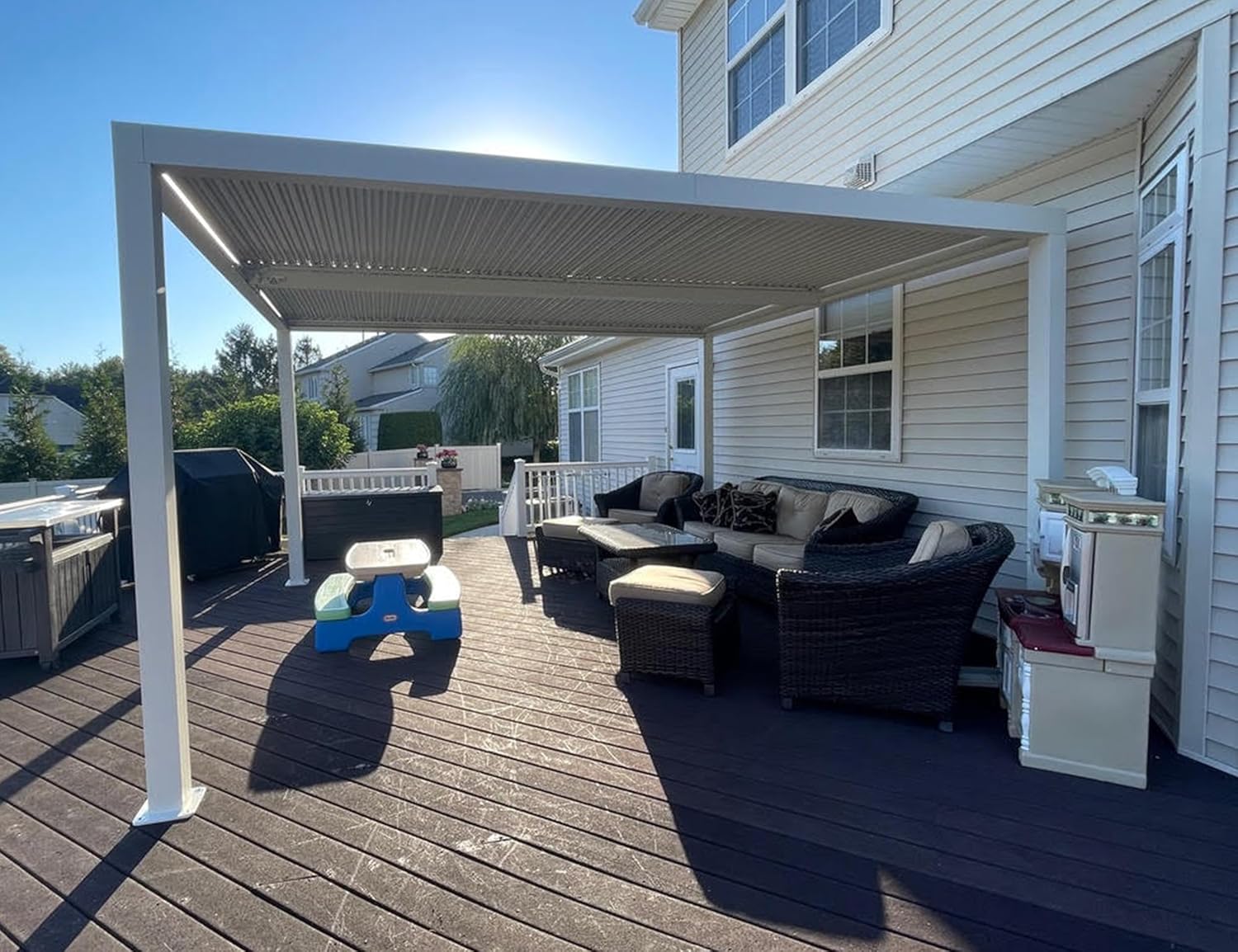 jardinite - pergola bioclimatique - 4,6x3,3 m - alu, lames orientables, éclairage intégré