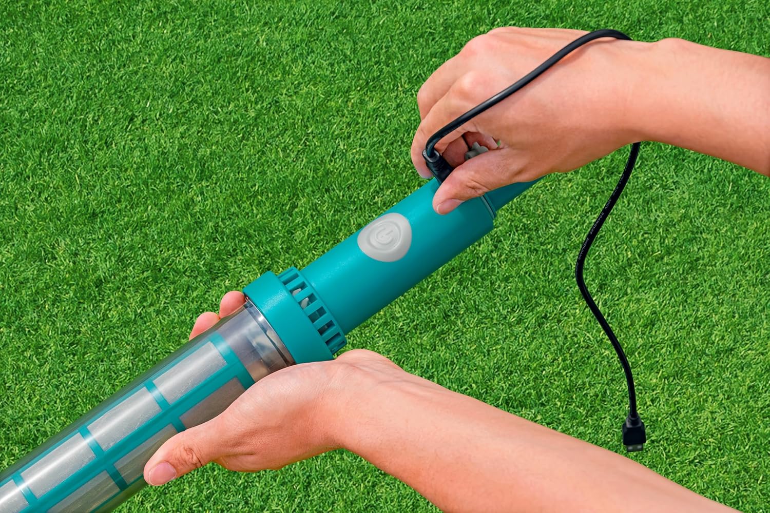 Aspirateur électrique rechargeable - Aquasurge - 6,10m - 50min d'autonomie, 2 têtes inclus