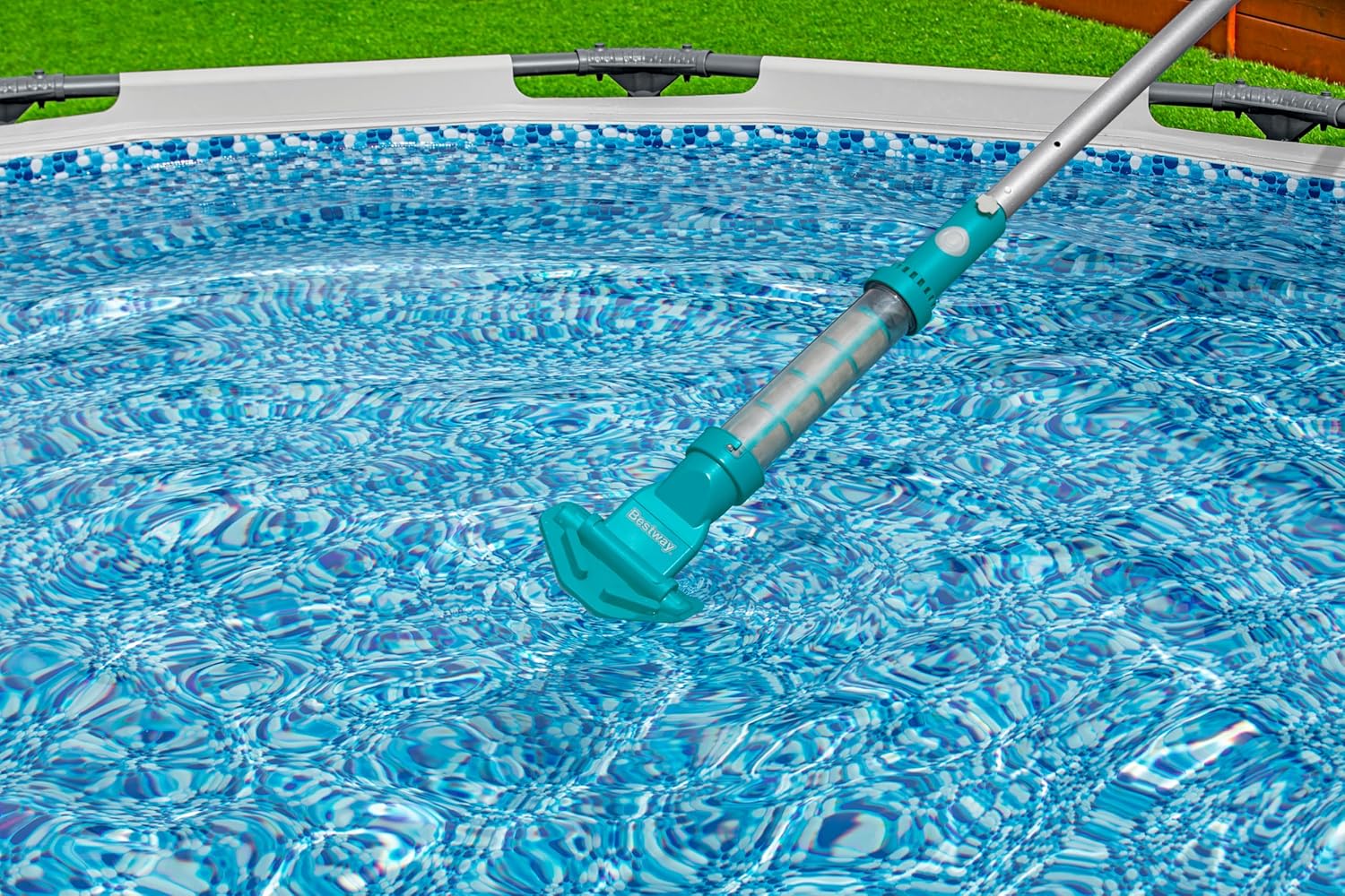 Aspirateur électrique rechargeable - Aquasurge - 6,10m - 50min d'autonomie, 2 têtes inclus