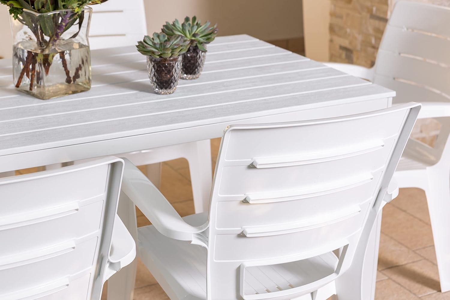 Thomas & Anita - Salon de jardin 6 places - 160x90cm - acier et polypropylène, table effet bois blanc, chaises empilable