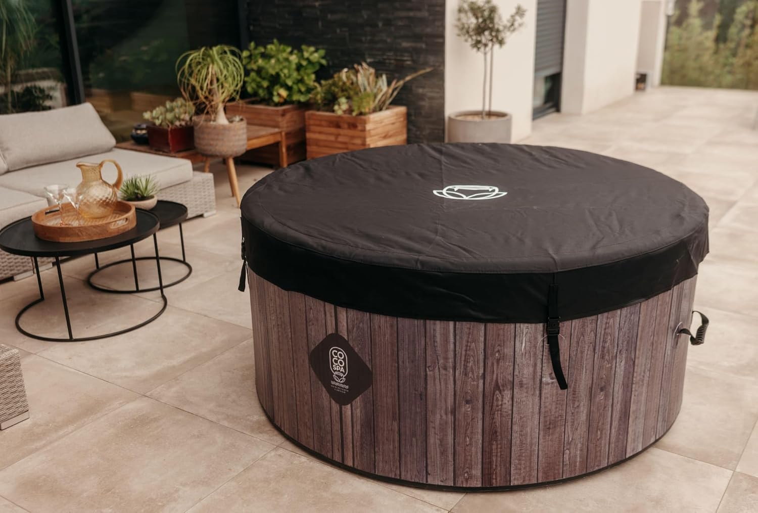 jardinite Helsinki Spa Gonflable - 150 cm de diamètre - 800 litres - Moteur 2240 W - 2 à 4 Personnes - Massage 140 Jets