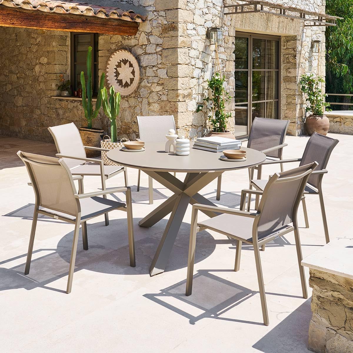 jardinite - Table de jardin Oryon - 130cm ronde - 6 places, coloris café