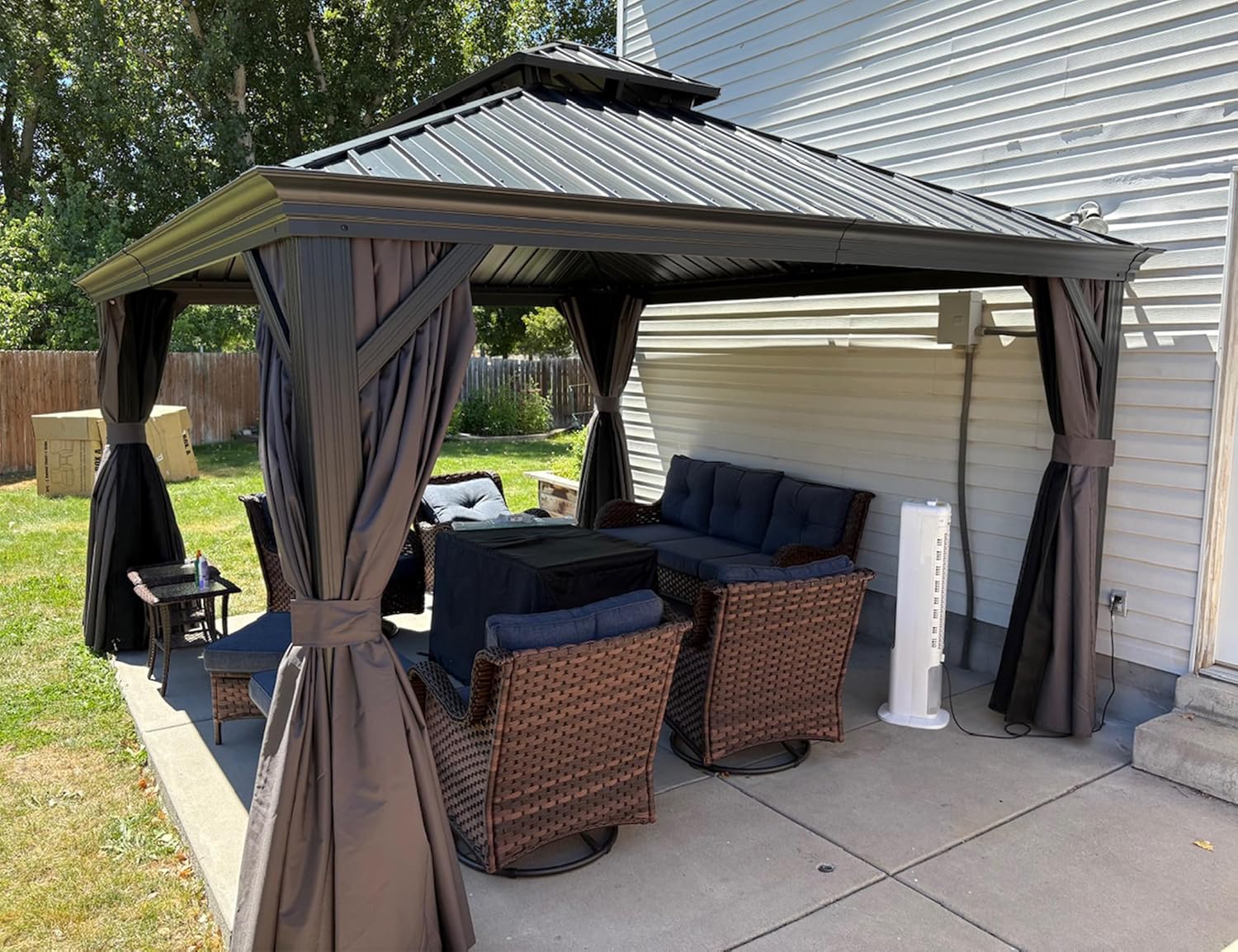 jardinite - tonnelle aluminium - 4,25x3,65m - éclairage intégré, rideaux moustiquaires, gouttière, poteaux renforcés